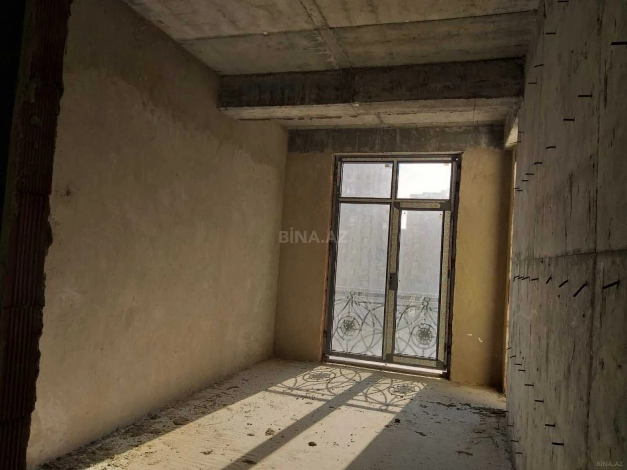 Satılır 3 otaqlı mənzil 145 m²