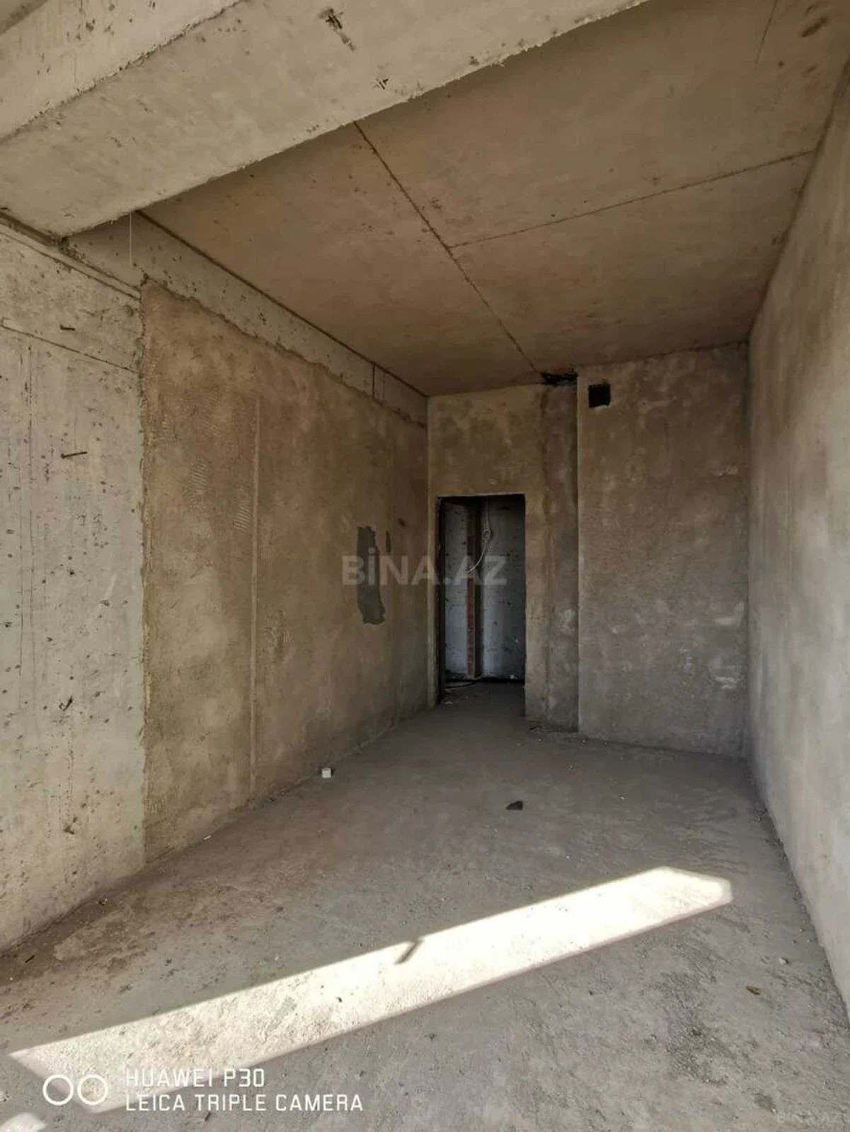 Satılır 3 otaqlı mənzil 145 m²