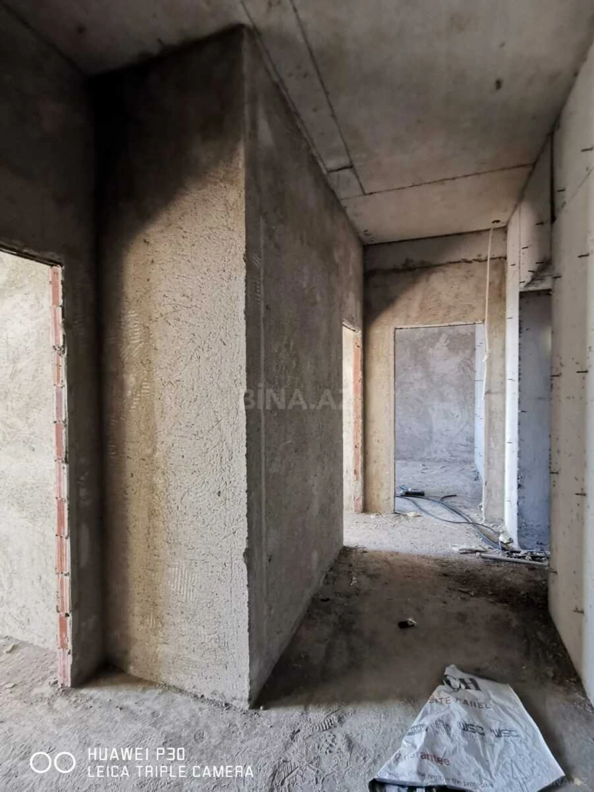 Satılır 3 otaqlı mənzil 145 m²