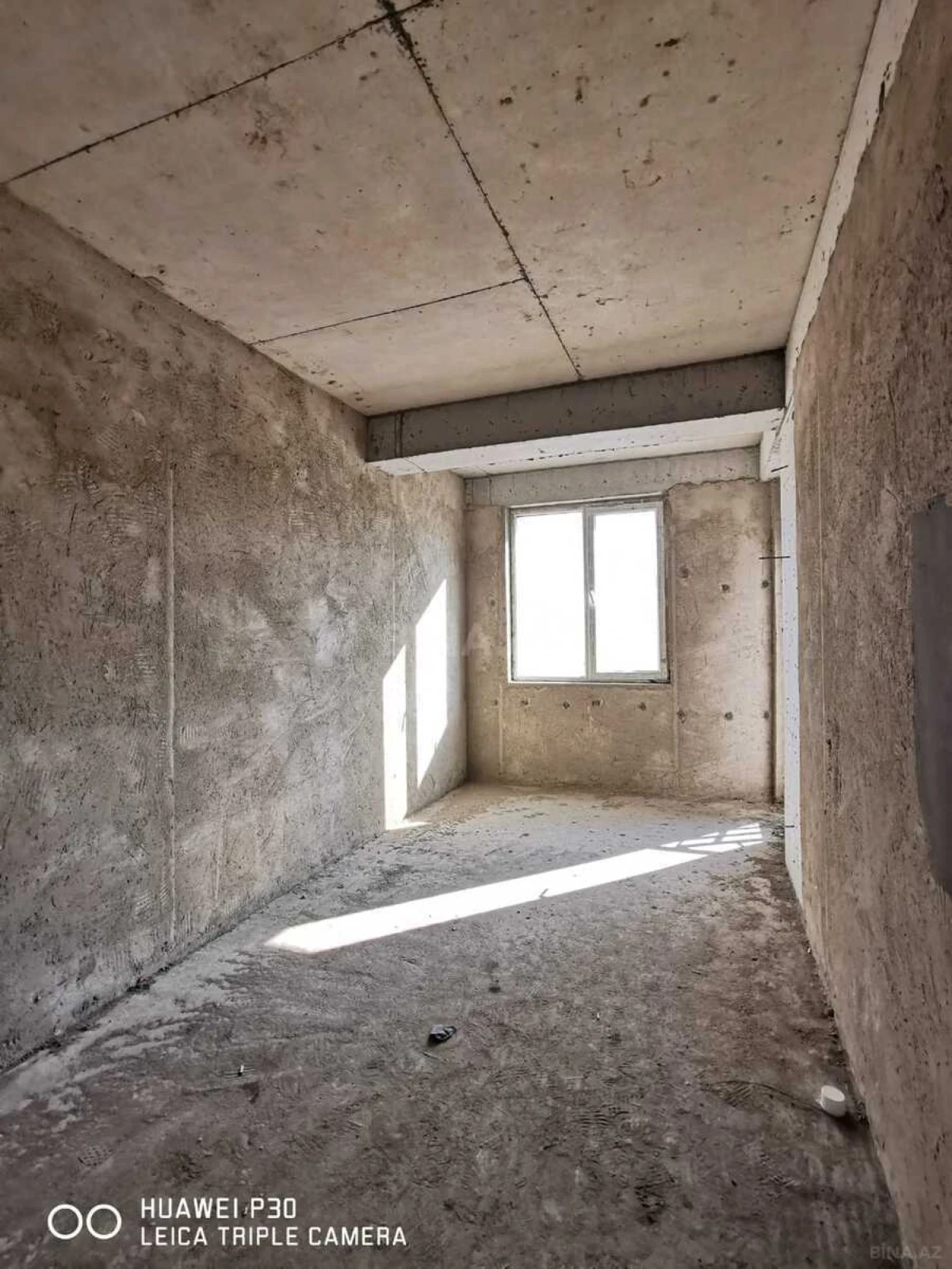 Satılır 3 otaqlı mənzil 145 m²