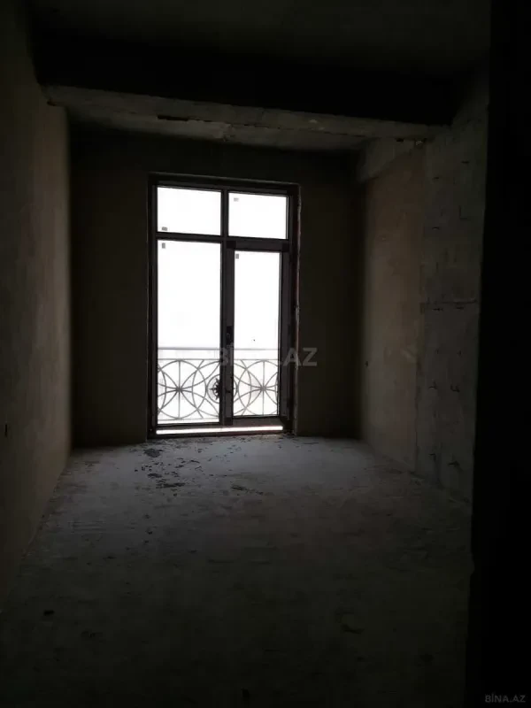 Satılır 3 otaqlı mənzil 145 m²
