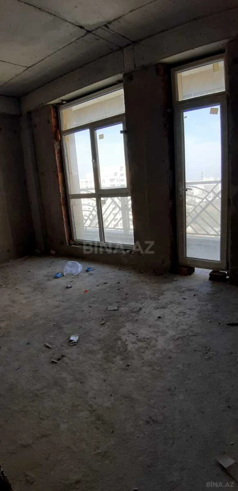 Satılır 3 otaqlı mənzil 145 m²