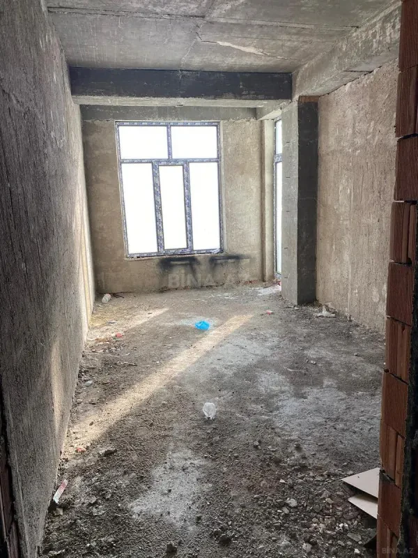 Satılır 4 otaqlı mənzil 199 m²