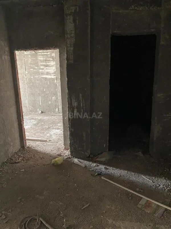 Satılır 4 otaqlı mənzil 199 m²