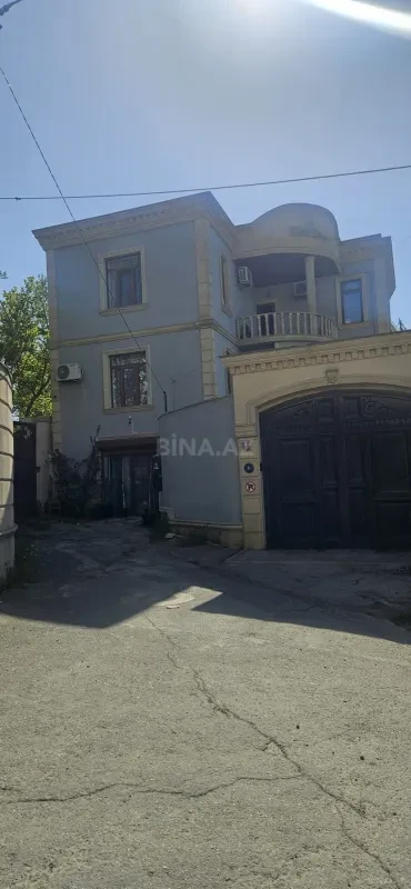 Satılır 7 otaqlı həyət evi 270 m²
