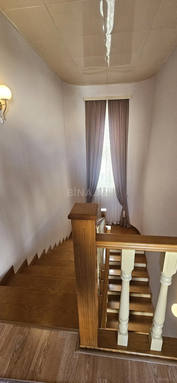 Satılır 7 otaqlı həyət evi 270 m²