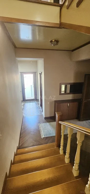 Satılır 7 otaqlı həyət evi 270 m²