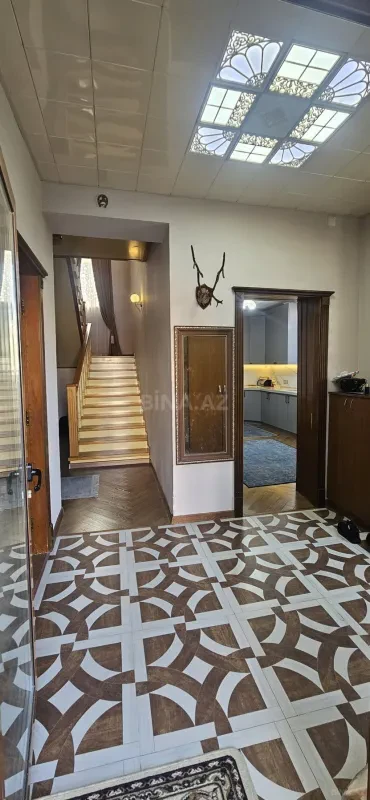Satılır 7 otaqlı həyət evi 270 m²