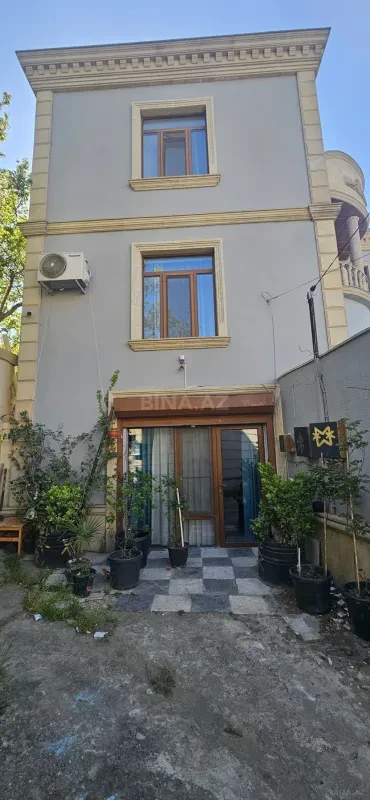 Satılır 7 otaqlı həyət evi 270 m²