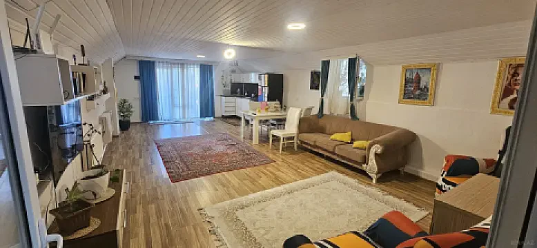 Satılır 7 otaqlı həyət evi 270 m²