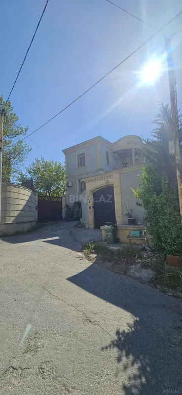 Satılır 7 otaqlı həyət evi 270 m²