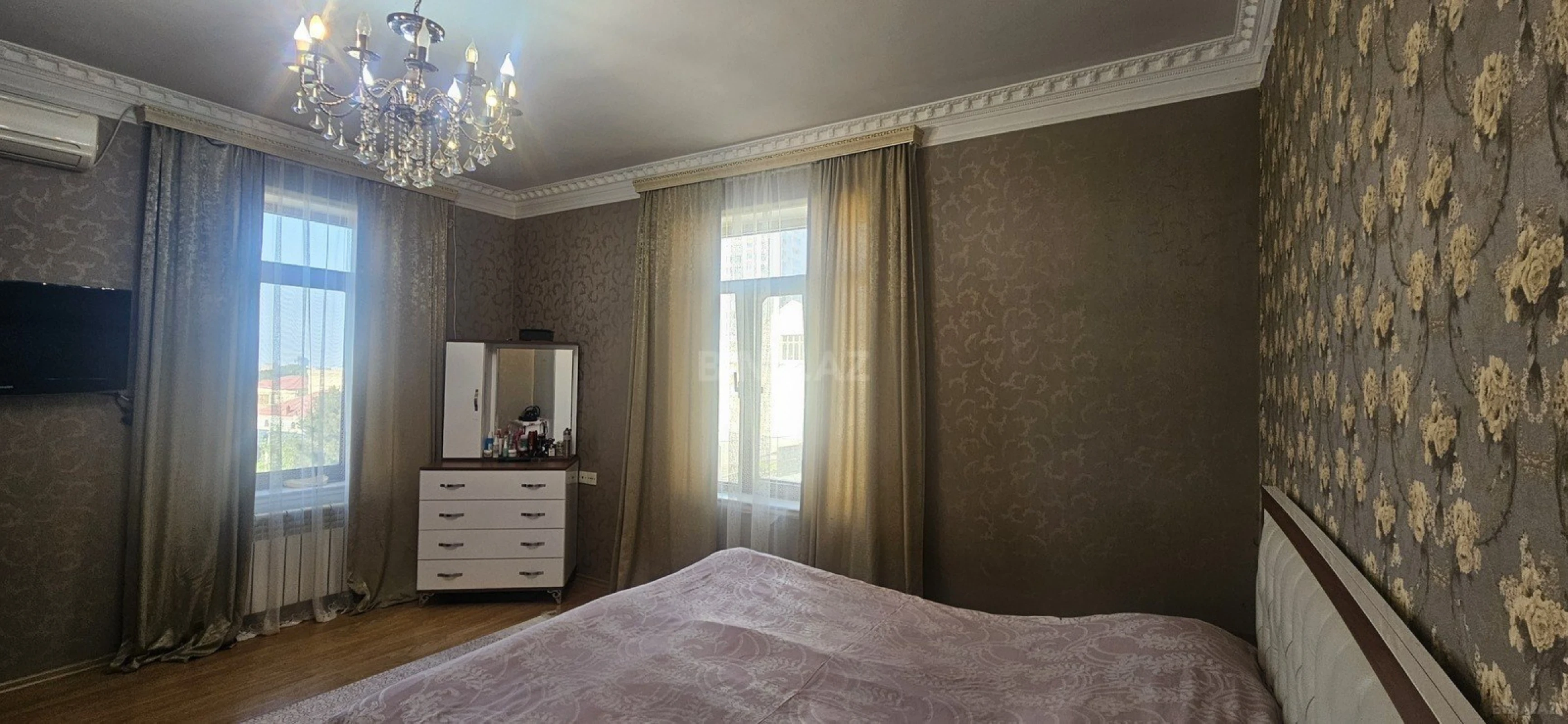 Satılır 7 otaqlı həyət evi 270 m²