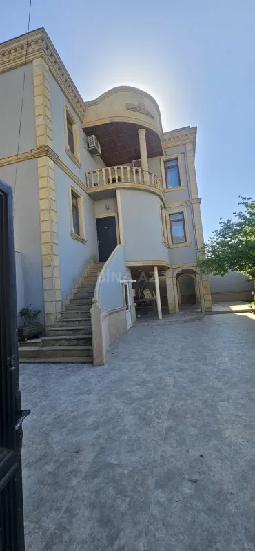 Satılır 7 otaqlı həyət evi 270 m²