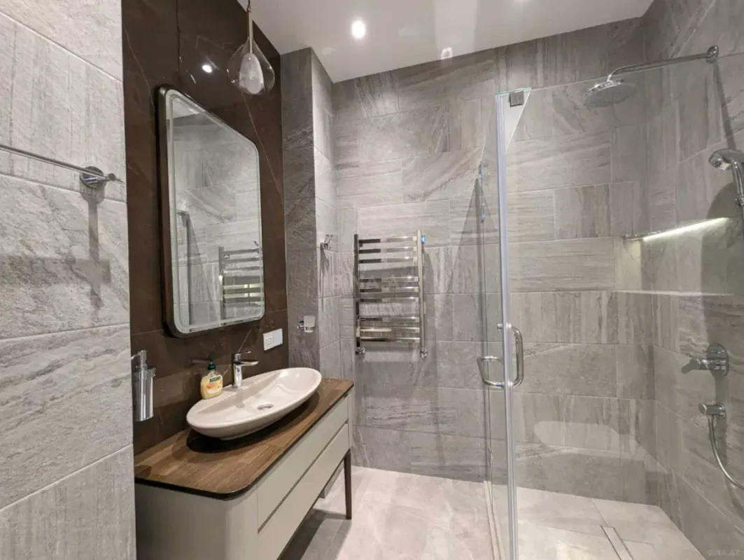 Kirayə verilir 5 otaqlı həyət evi 400 m²