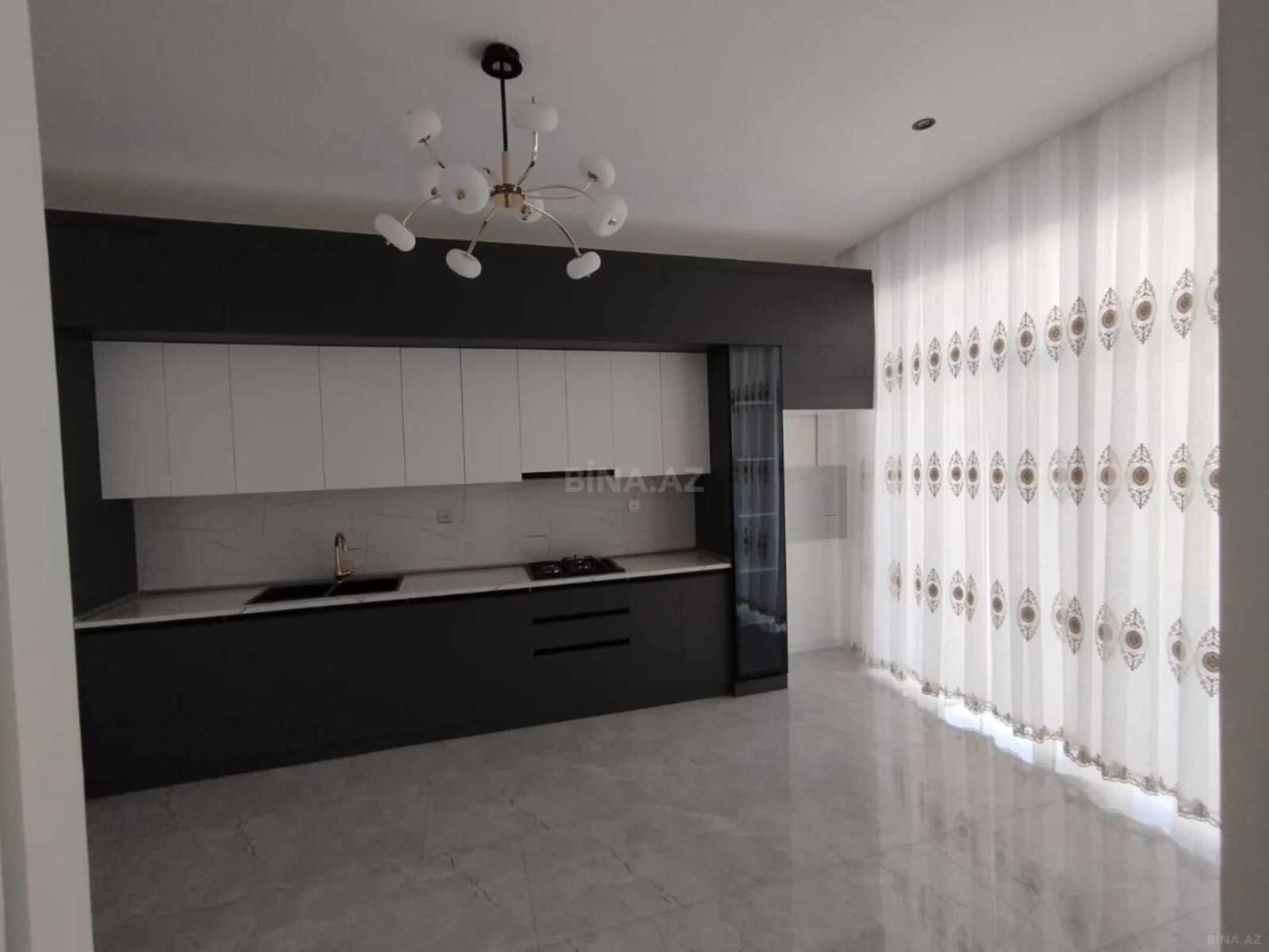 Satılır 5 otaqlı həyət evi 200 m²