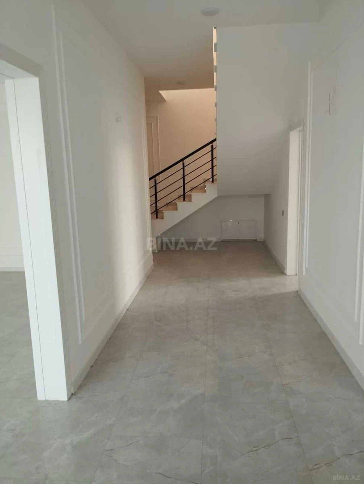 Satılır 5 otaqlı həyət evi 200 m²