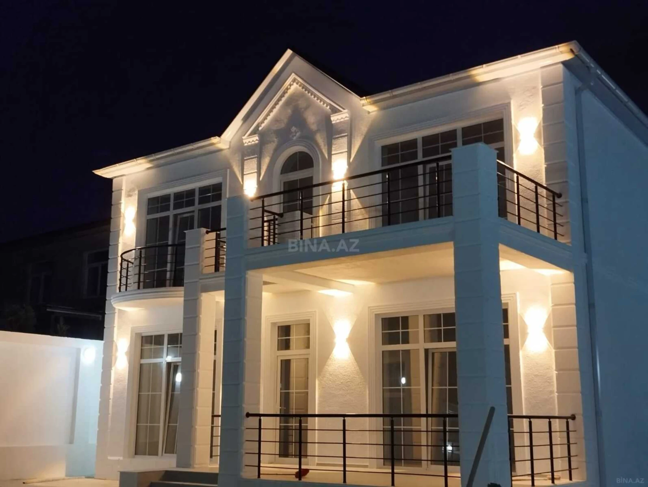 Satılır 5 otaqlı həyət evi 200 m²
