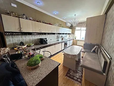 Satılır 3 otaqlı mənzil 115 m²