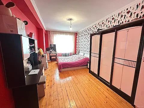 Satılır 3 otaqlı mənzil 115 m²