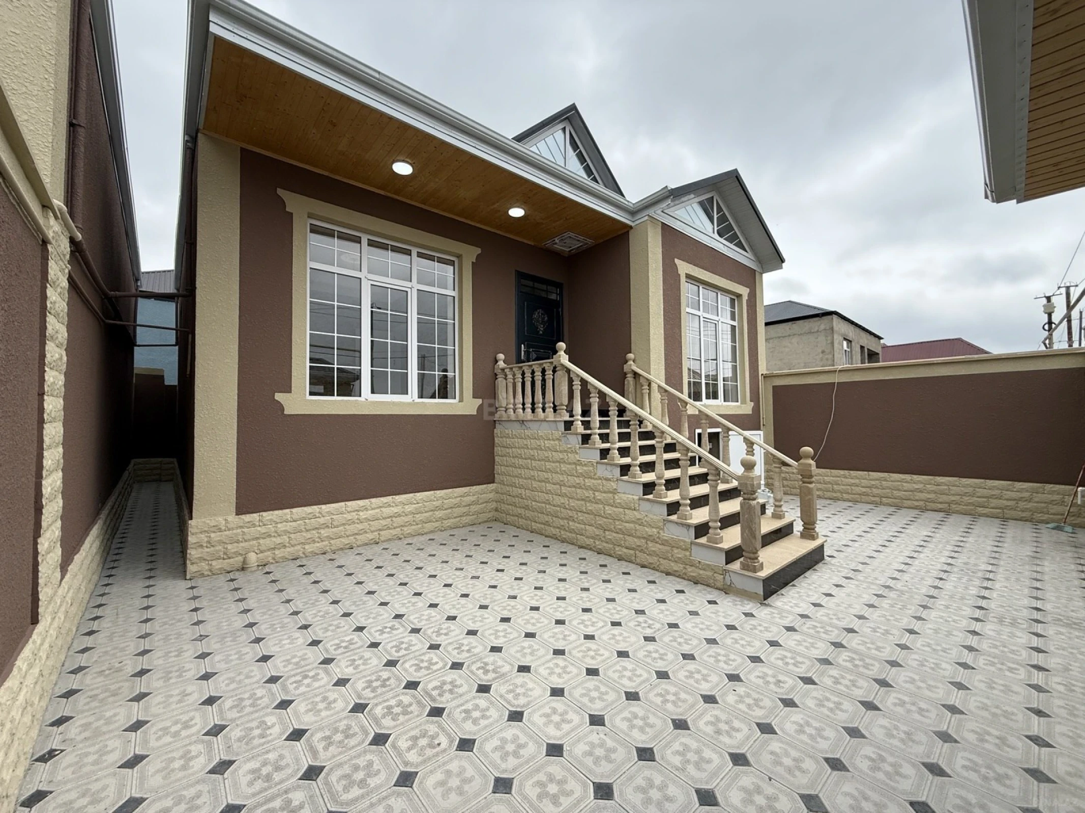 Satılır 3 otaqlı həyət evi 100 m²