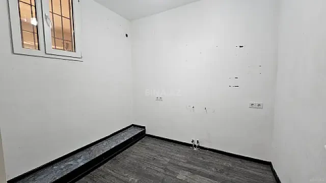 Kirayə verilir 4 otaqlı ofis 140 m²