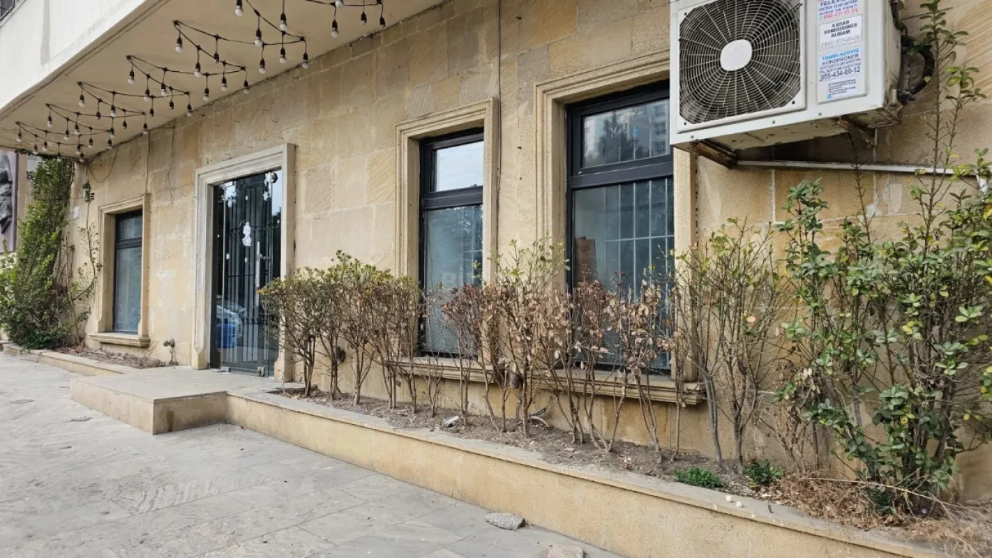 Kirayə verilir 4 otaqlı ofis 140 m²