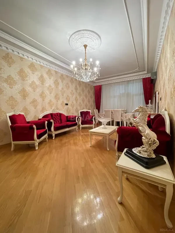 Satılır 2 otaqlı mənzil 115 m²