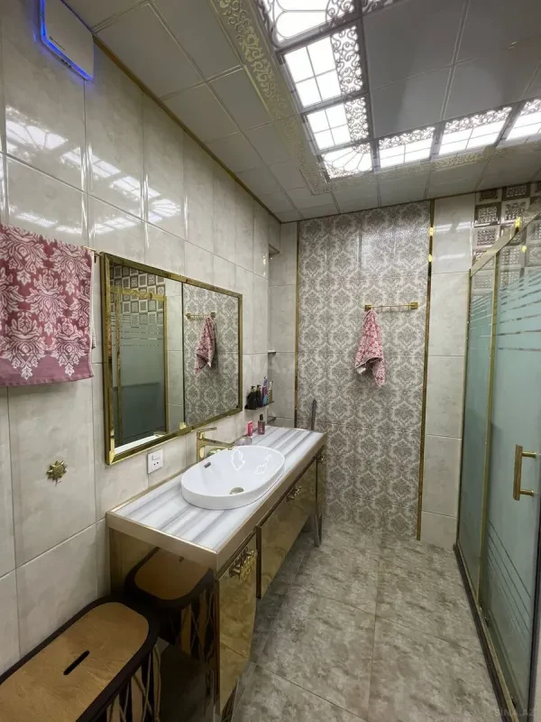 Satılır 3 otaqlı mənzil 134 m²