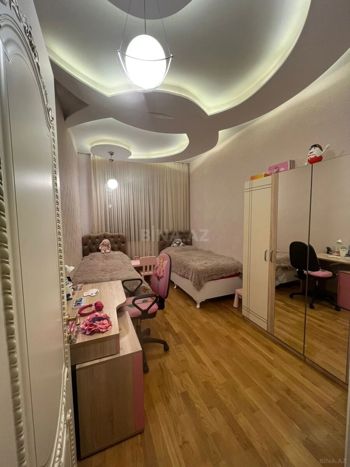 Satılır 3 otaqlı mənzil 134 m²