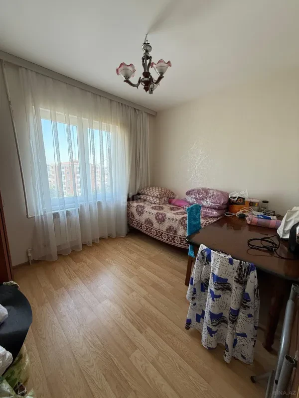 Satılır 4 otaqlı mənzil 100 m²