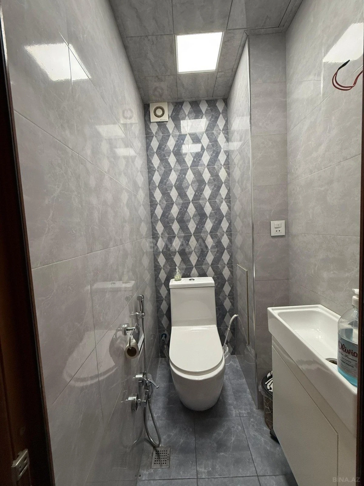 Satılır 4 otaqlı mənzil 100 m²