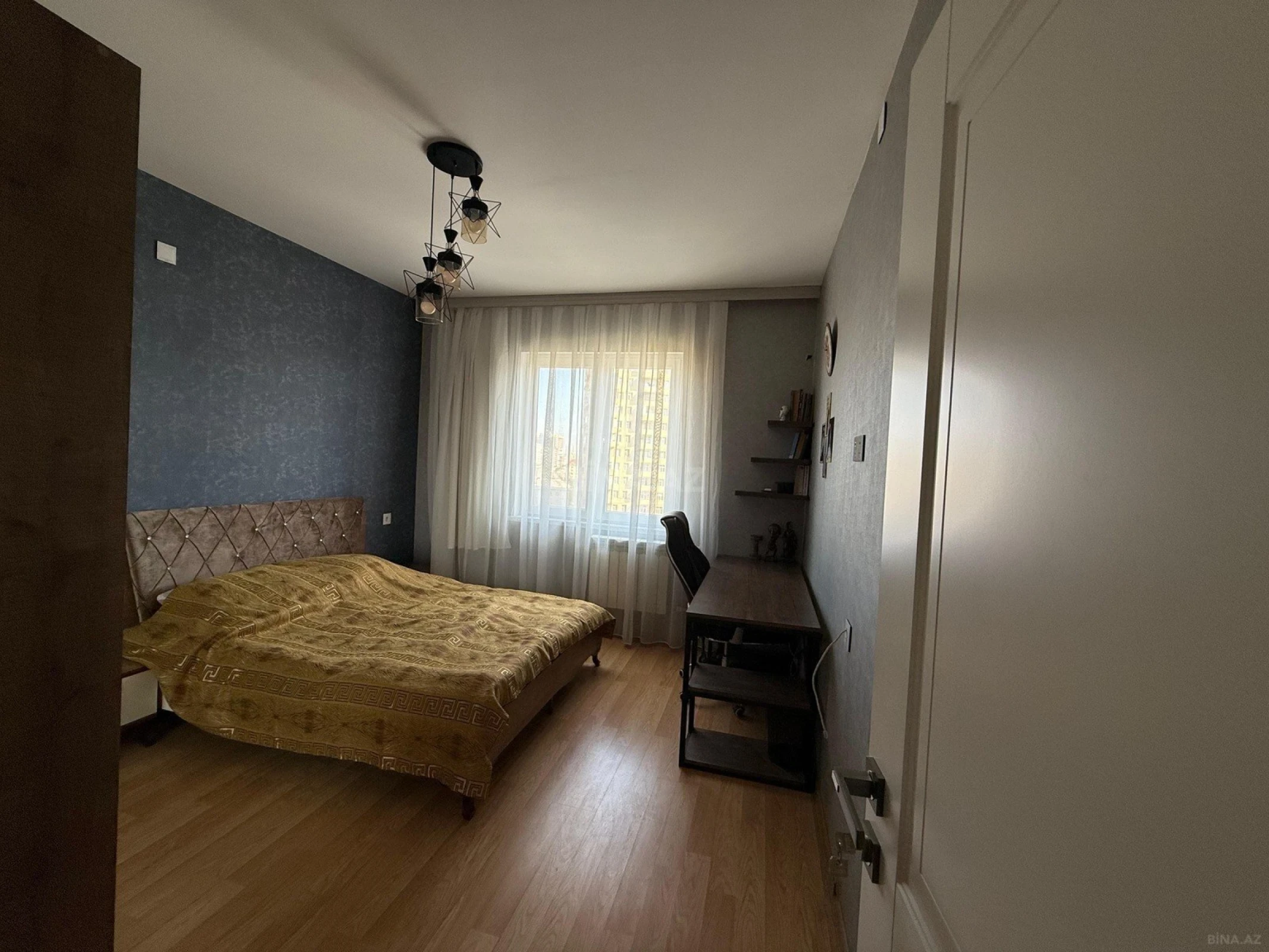 Satılır 4 otaqlı mənzil 100 m²