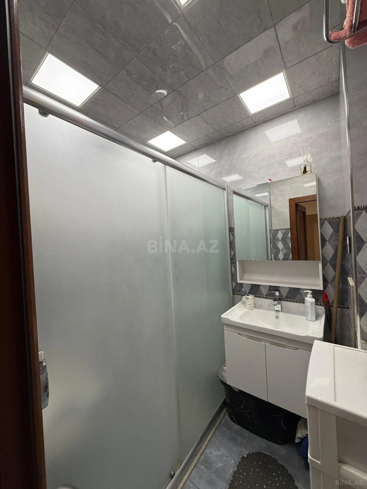 Satılır 4 otaqlı mənzil 100 m²