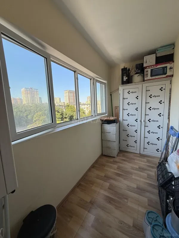Satılır 4 otaqlı mənzil 100 m²