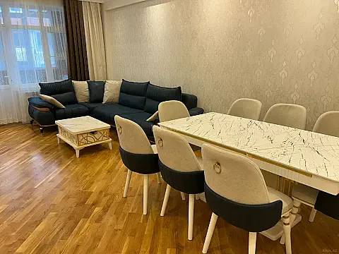 Satılır 4 otaqlı mənzil 136 m² — Bakı, Həzi Aslanov qəs. 4 otaq 136.00 m²