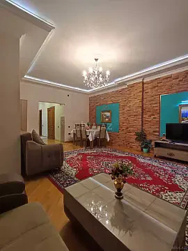Kirayə verilir 3 otaqlı mənzil 122 m² — Bakı 3 otaq 122.00 m²