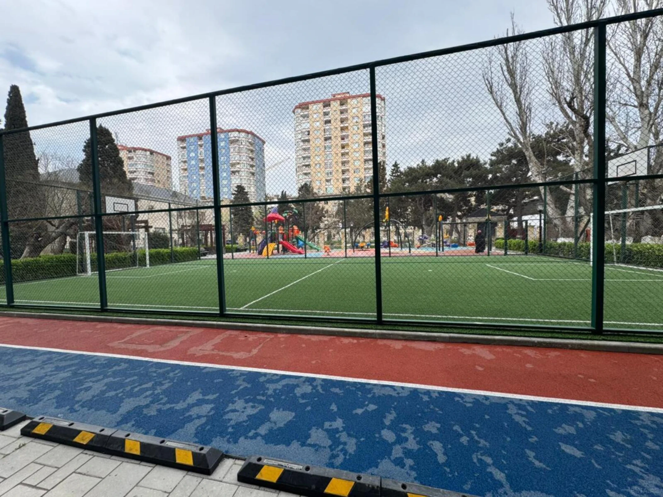 Satılır 2 otaqlı mənzil 90 m²
