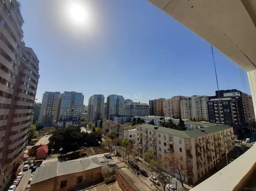 Satılır 3 otaqlı mənzil 144 m²