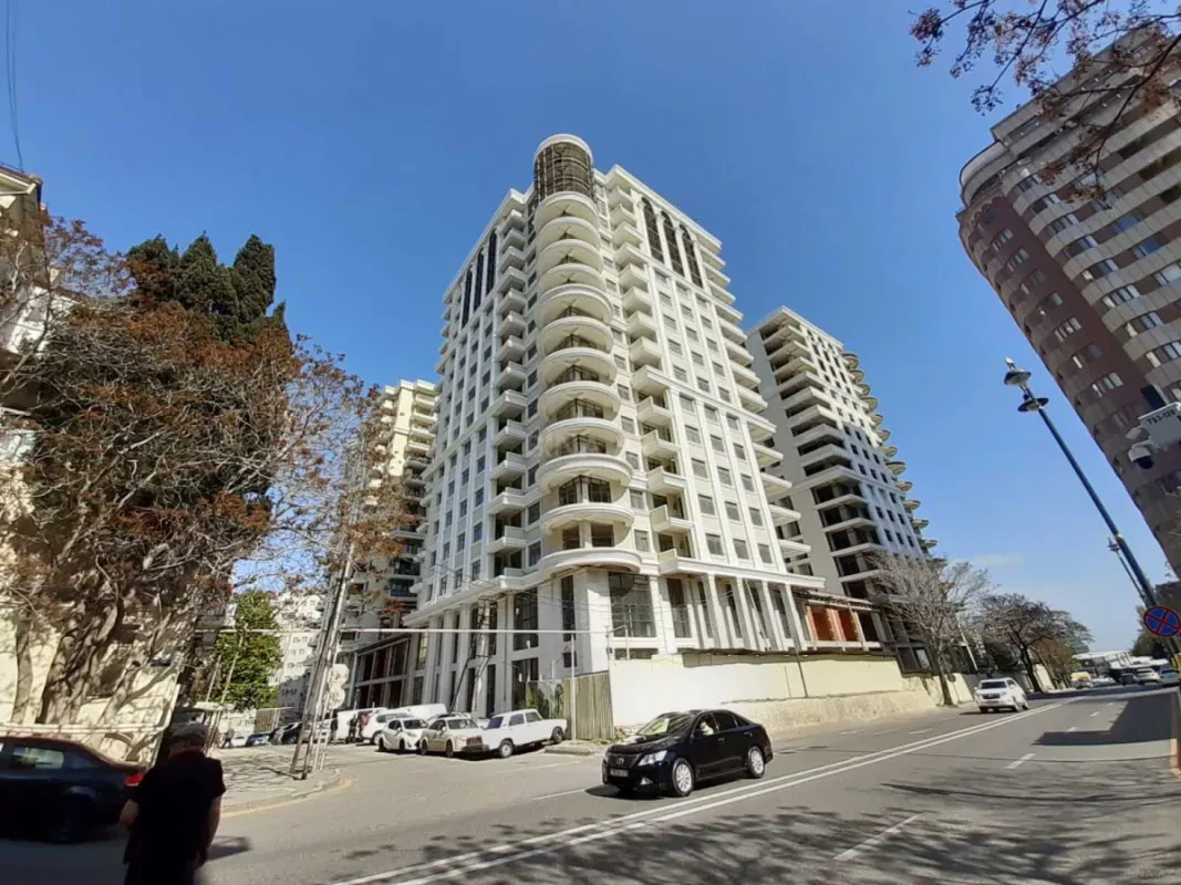 Satılır 3 otaqlı mənzil 144 m²