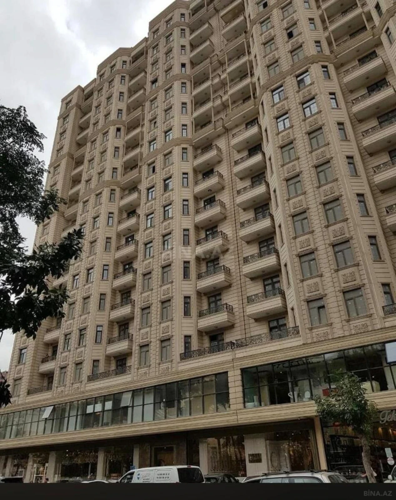 Satılır 3 otaqlı mənzil 140 m²
