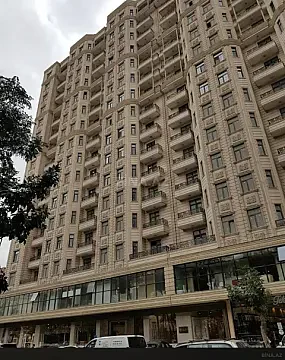 Satılır 3 otaqlı mənzil 140 m²