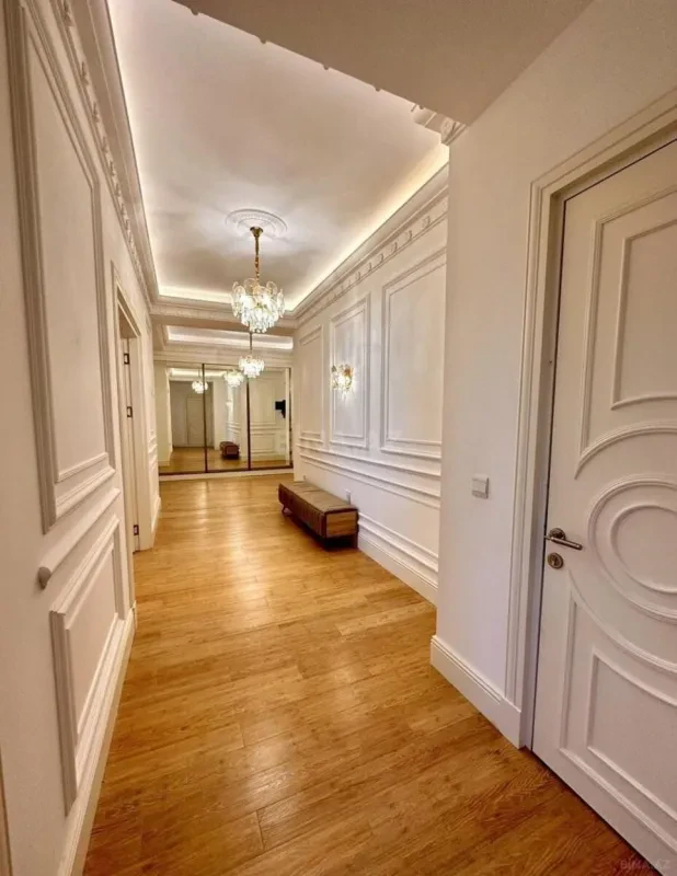 Satılır 2 otaqlı mənzil 111 m²