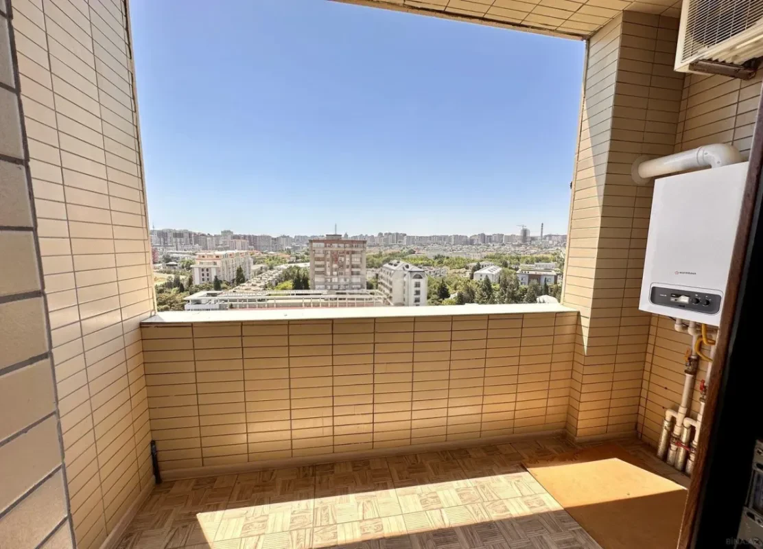 Satılır 2 otaqlı mənzil 111 m²