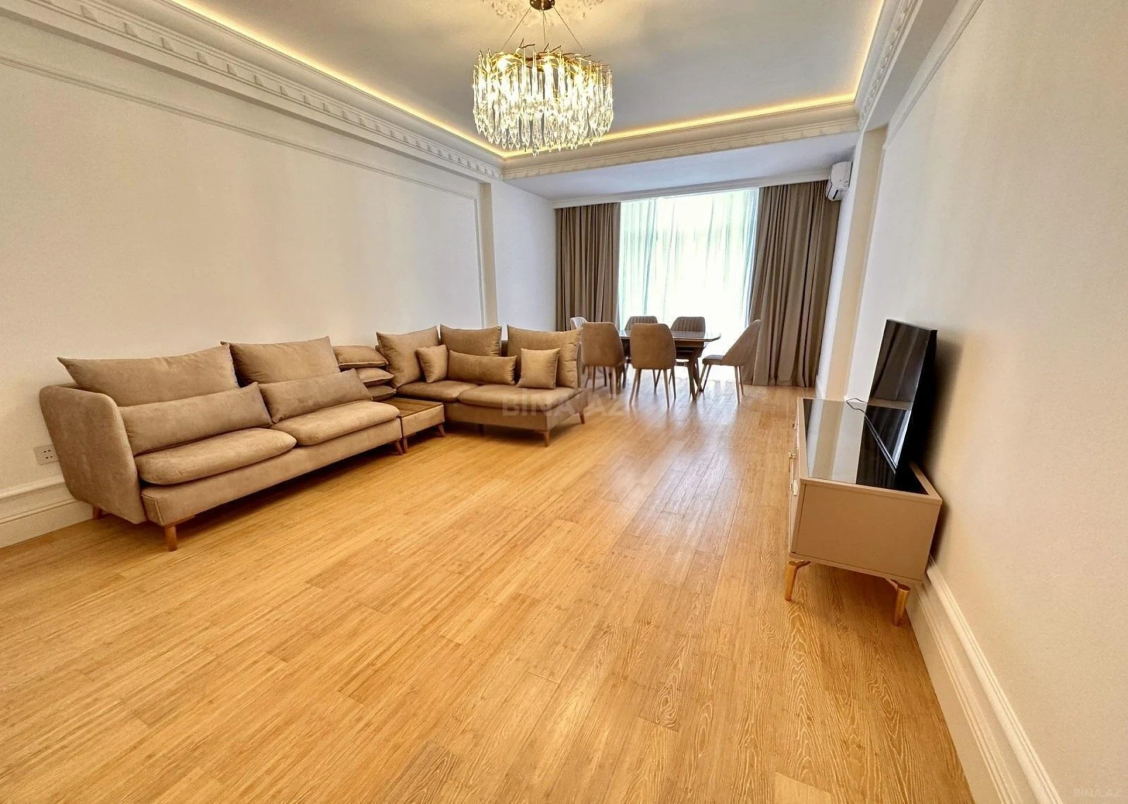 Satılır 2 otaqlı mənzil 111 m²