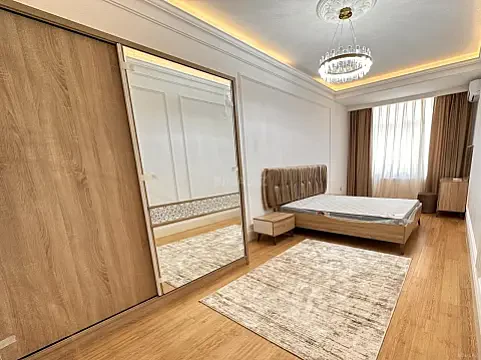 Satılır 2 otaqlı mənzil 111 m²