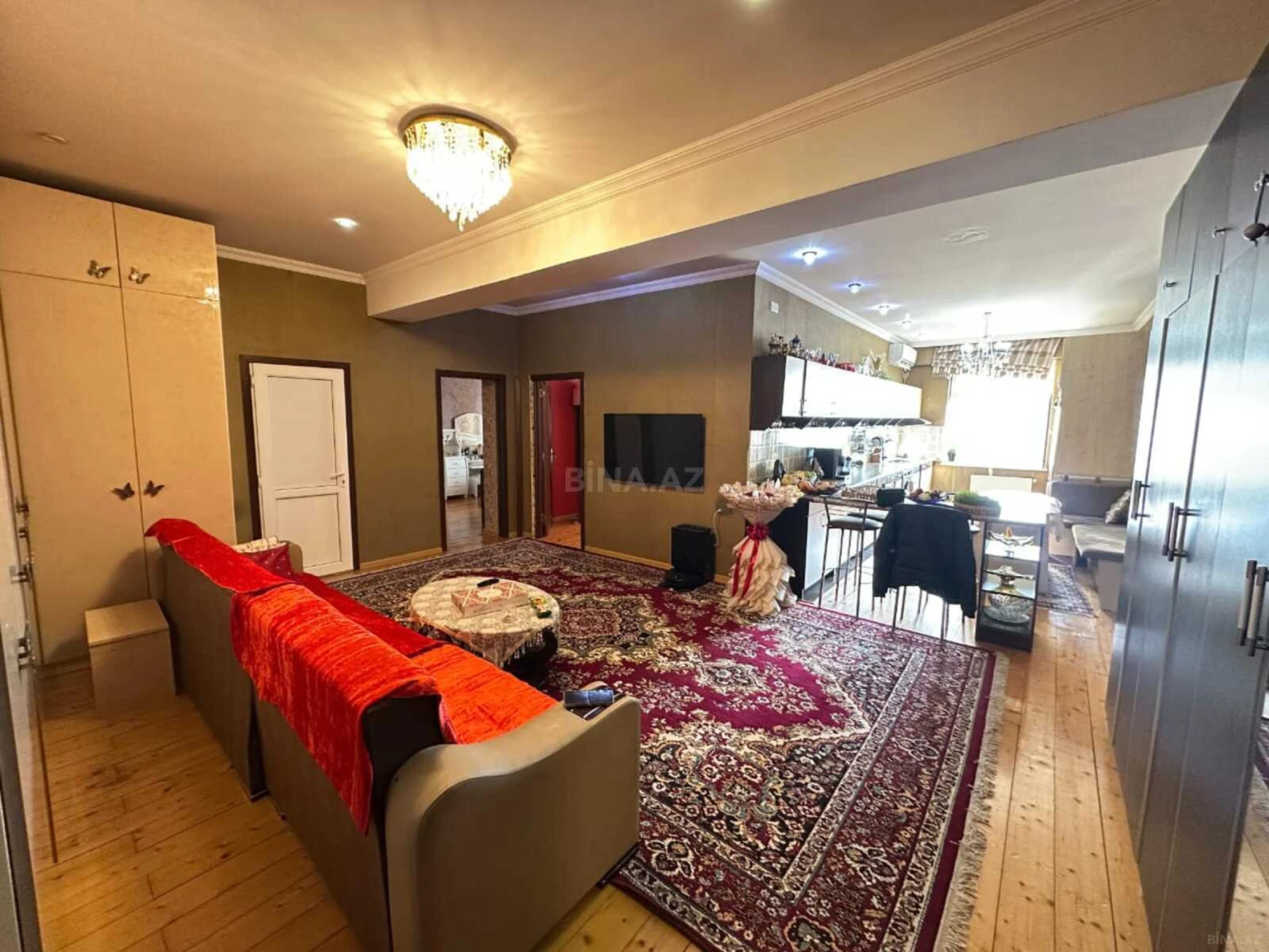 Satılır 3 otaqlı mənzil 115 m²