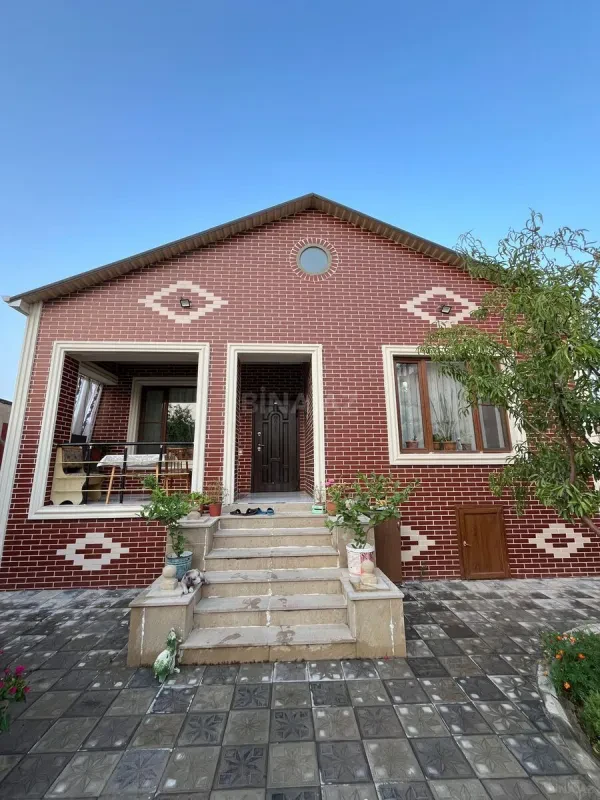 Satılır 4 otaqlı həyət evi 100 m²