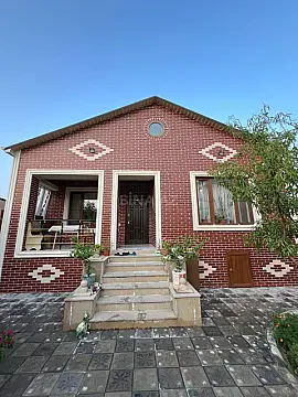 Satılır 4 otaqlı həyət evi 100 m²