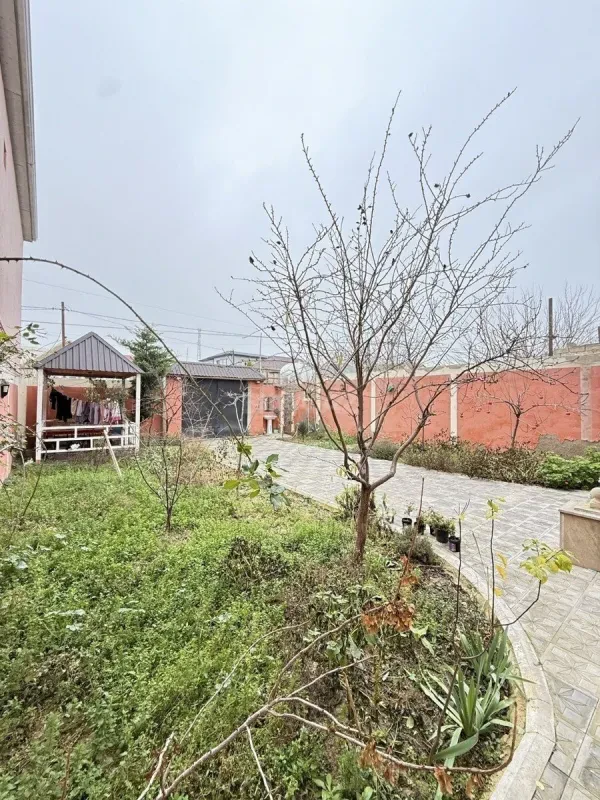 Satılır 4 otaqlı həyət evi 100 m²