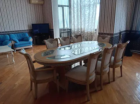 Satılır 4 otaqlı mənzil 140 m² — Bakı, İnşaatçılar 4 otaq 140.00 m²